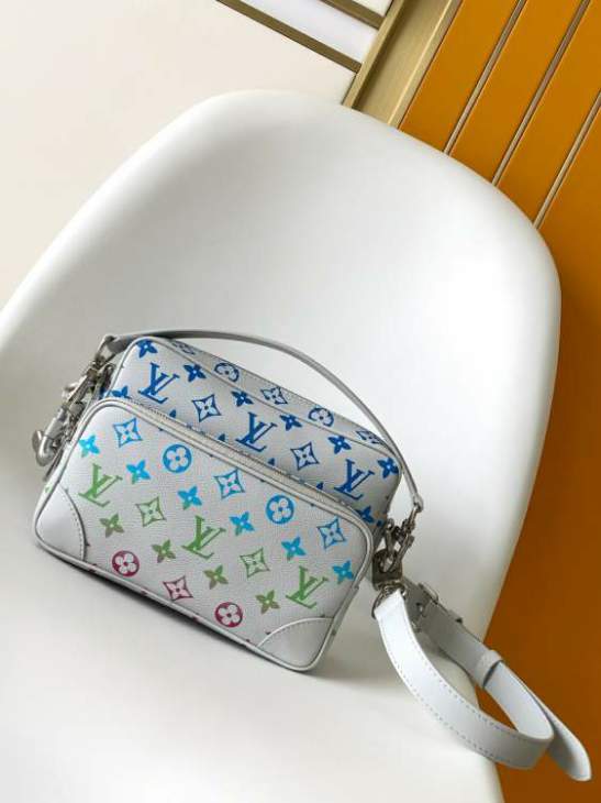 Picture of Louis Vuitton Handbags _SKUfw226621522fw